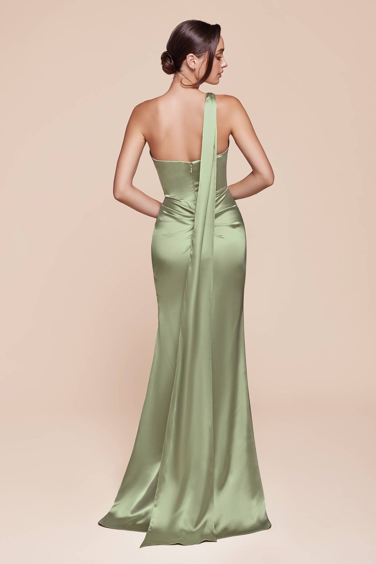 ONE SHOULDER LUXE SATIN FITTED GOWN
: Burgundy / 10