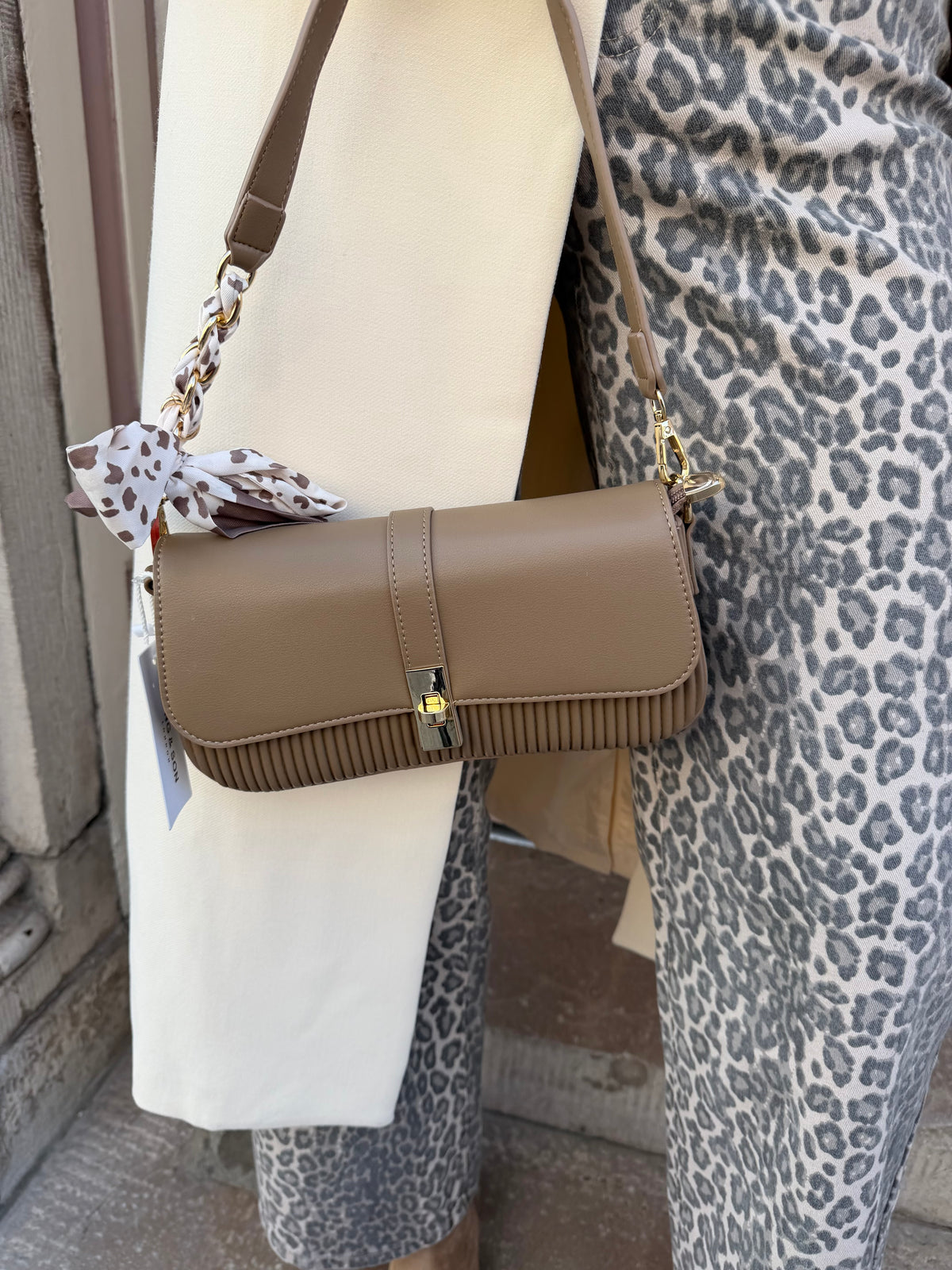 Bow Detail Ribbed Handbag