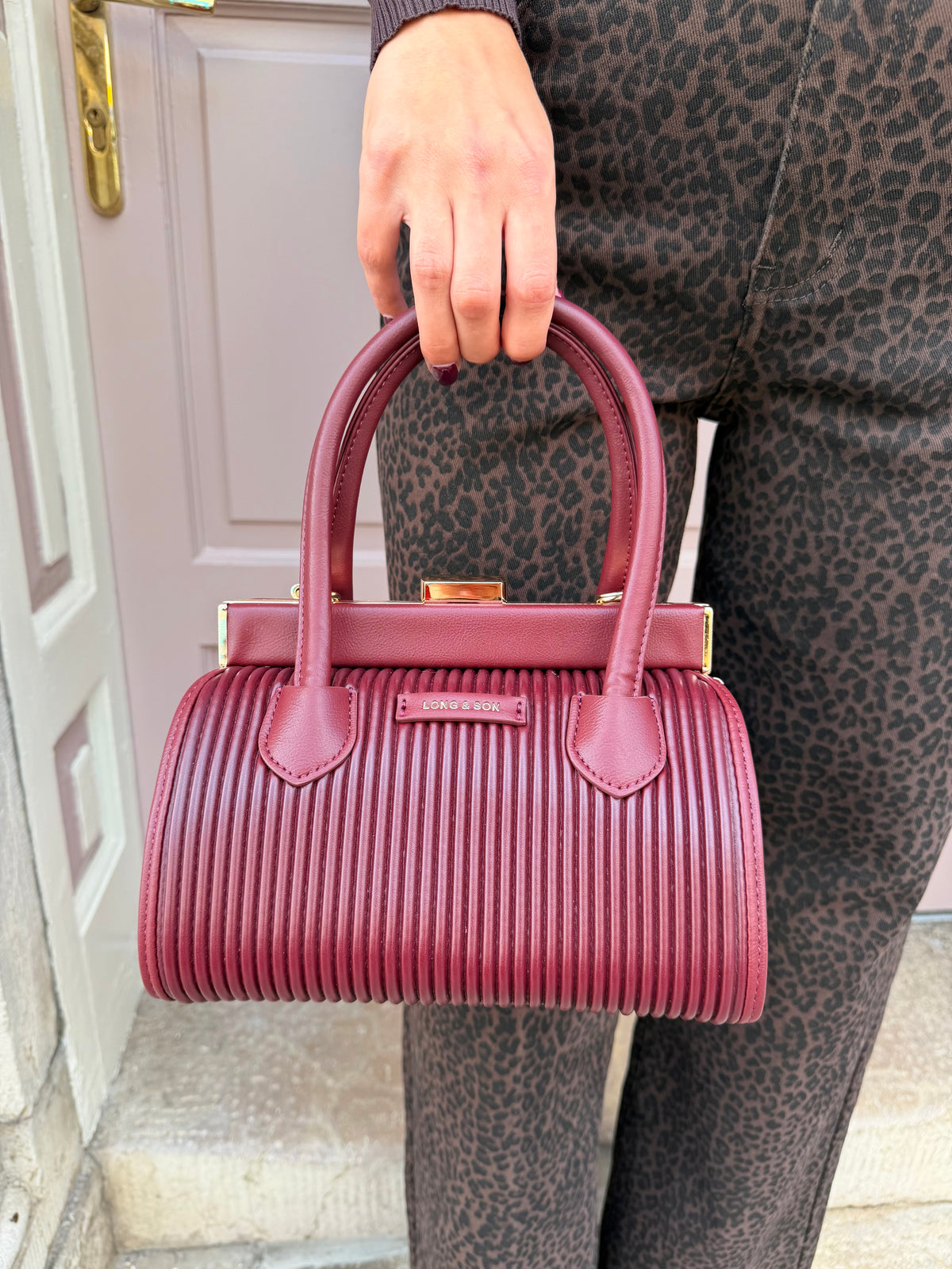 Ribbed Detail Gold Detail Buckle Handbag