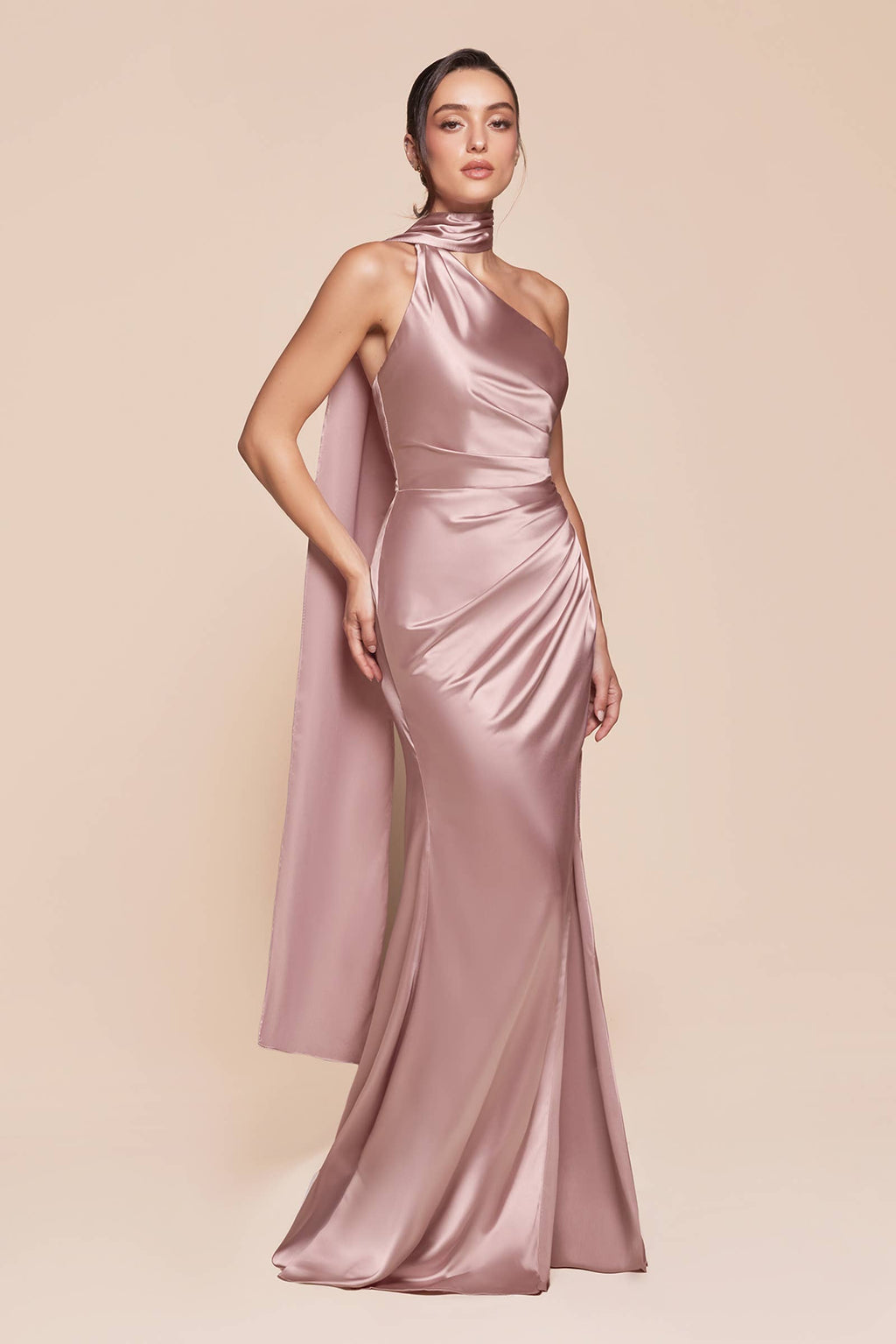 ONE SHOULDER LUXE SATIN FITTED GOWN
: Burgundy / 10