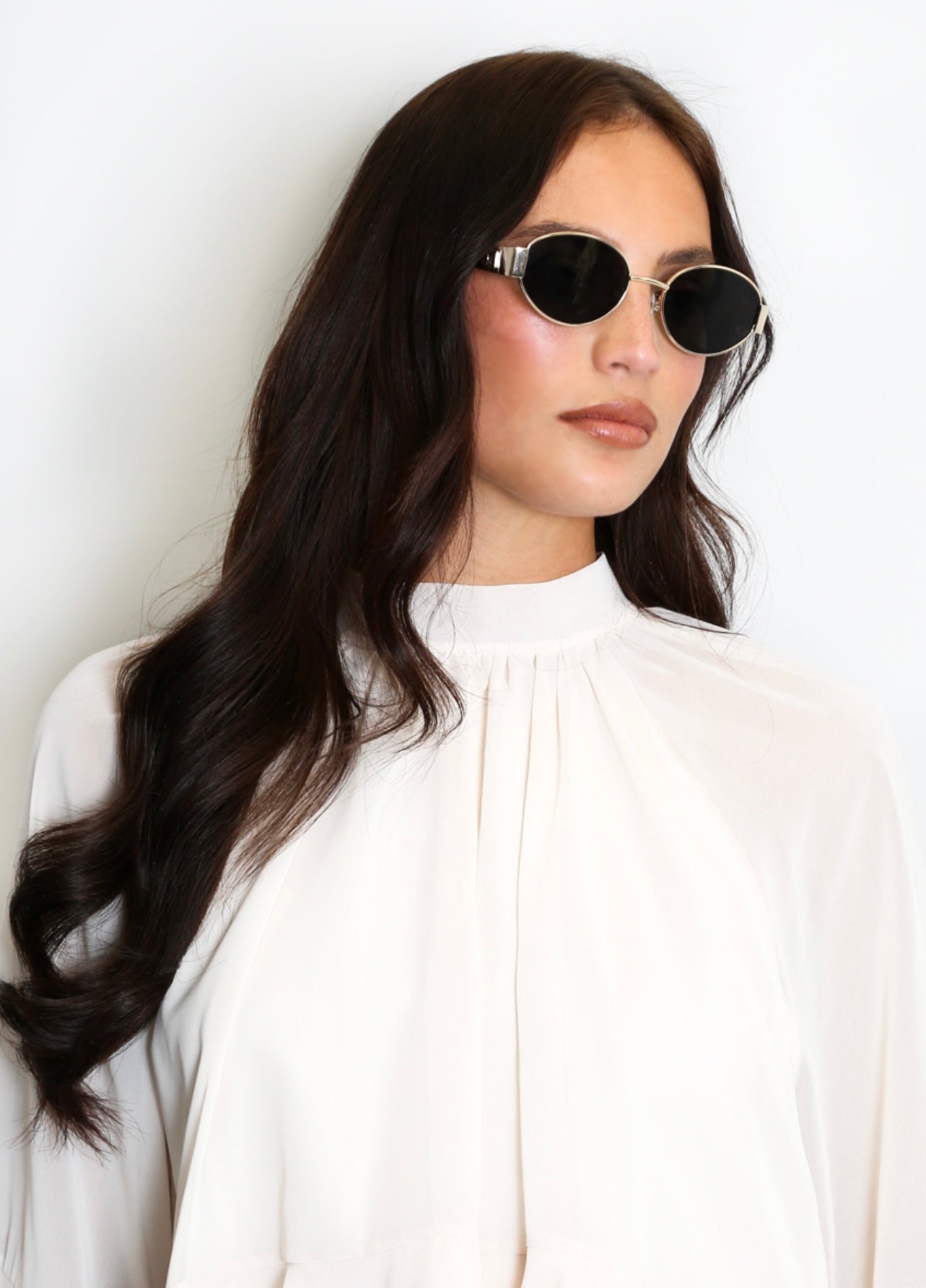 Oval Sunglasses With Chunky Arm