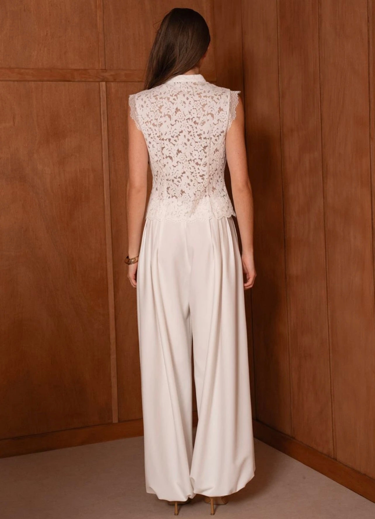 White Lace Mandarin Collar Sleeveless Blouse