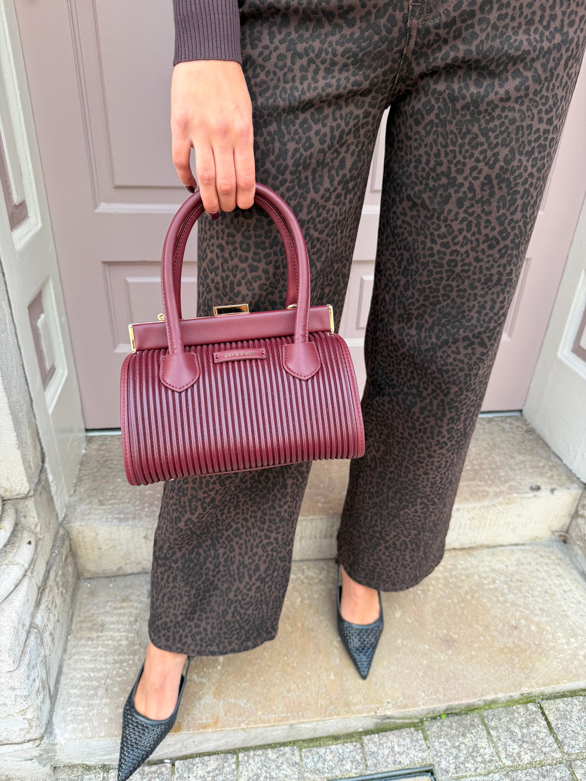 Ribbed Detail Gold Detail Buckle Handbag