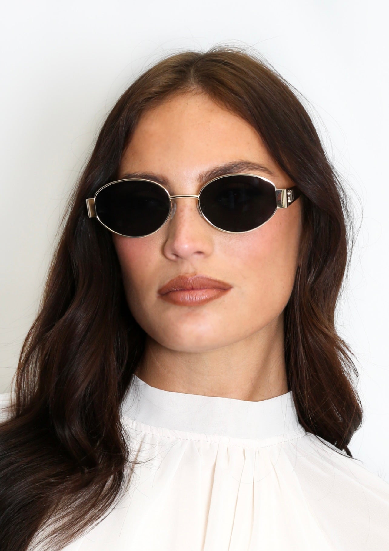 Oval Sunglasses With Chunky Arm
