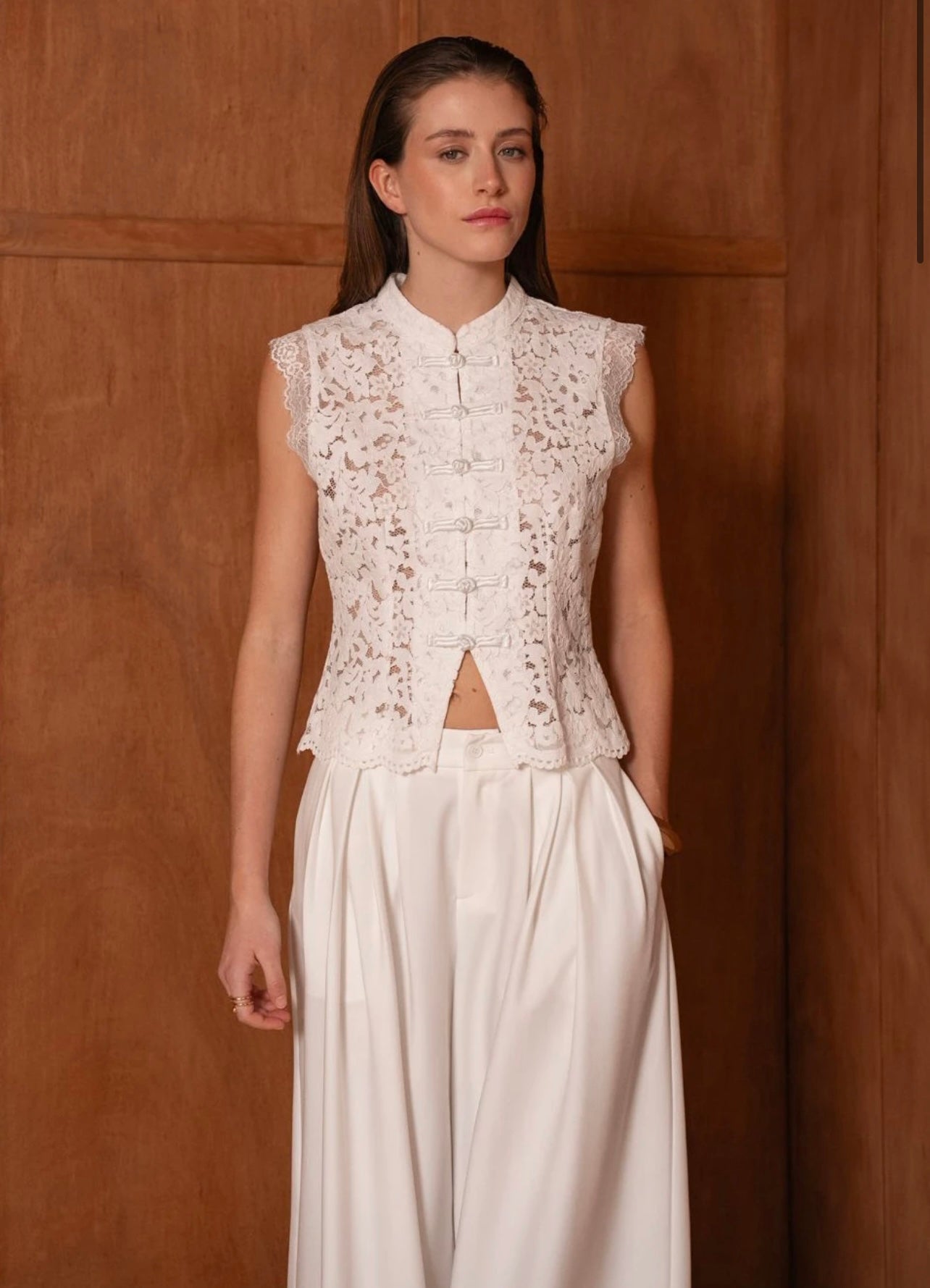 White Lace Mandarin Collar Sleeveless Blouse