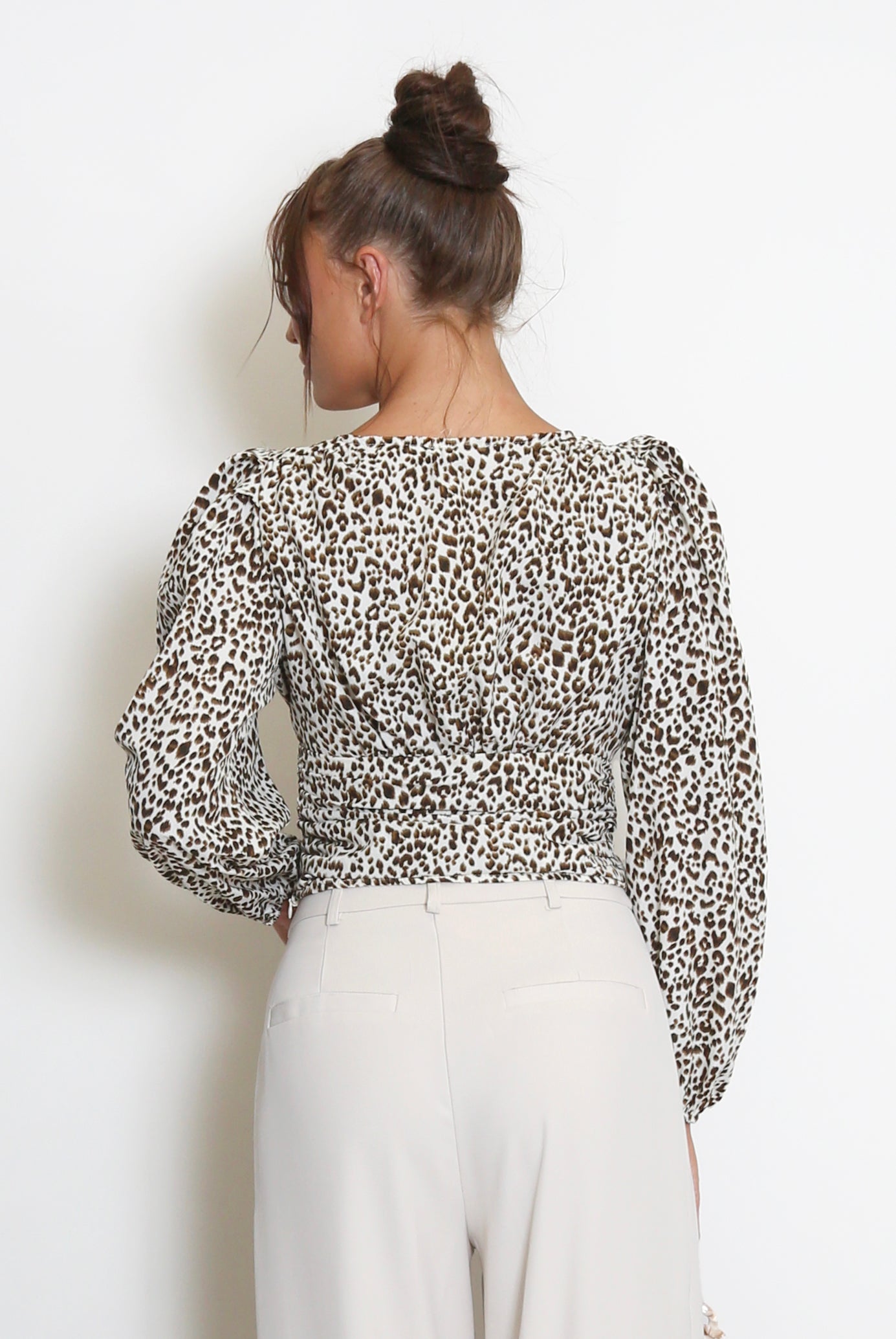 Leopard Print Gathered Cropped Blouse